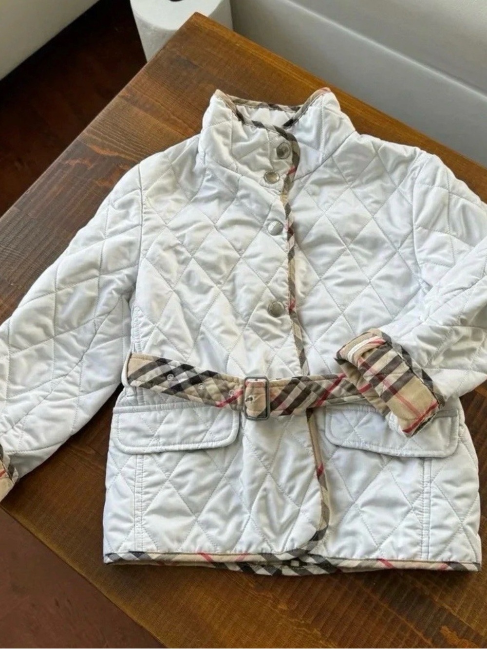 Burberry Vest jacket lightly fleeced 6T Burberry white